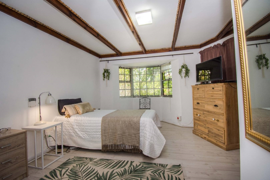 4 Bedroom Property for Sale in Mountainside Western Cape